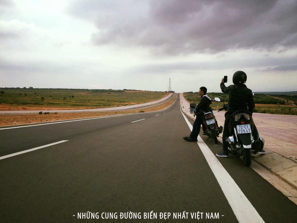 Cung-duong-bien-dep-nhat-Viet-Nam-wetrekvn 
