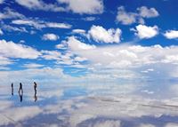 Vẻ đẹp vô tận cuối chân trời của biến muối Bolivia
