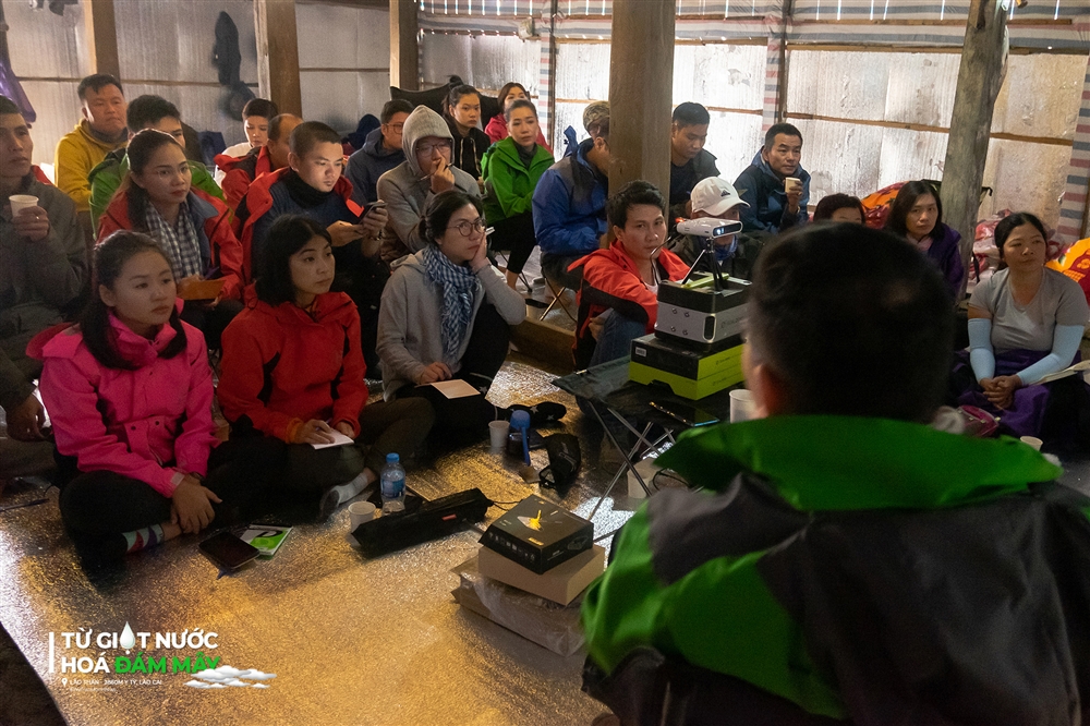 wetransformnow-tu-giot-nuoc-hoa-dam-may-4.jpg