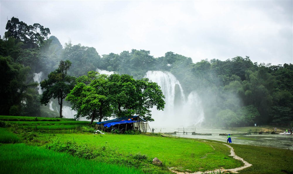 WeTrek Bản Giốc - Tình yêu đầu tiên.