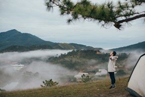 Ngắm Đà Lạt đẹp lãng mạn trong MV Điều buồn tênh của Quang Vinh 