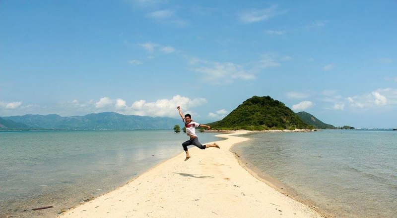 giai-ma-suc-hut-cua-dao-diep-son-hon-dao-duy-nhat-co-loi-di-giua-bien-wetrekvn