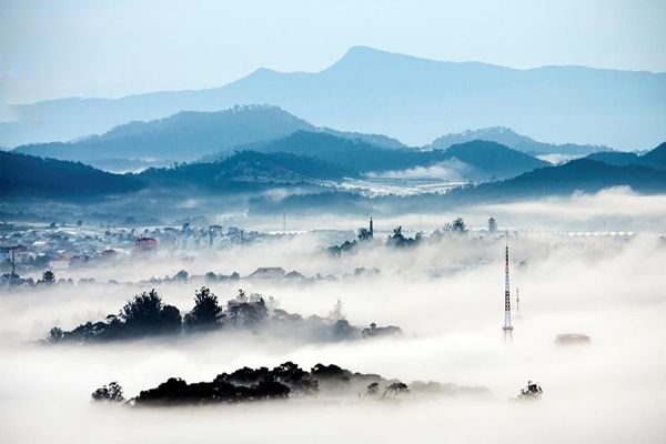 muon-san-may-ngam-xu-so-mong-mo-trong-lan-suong-mo-ao-thi-den-ngay-hon-bo-thoi-wetrekvn