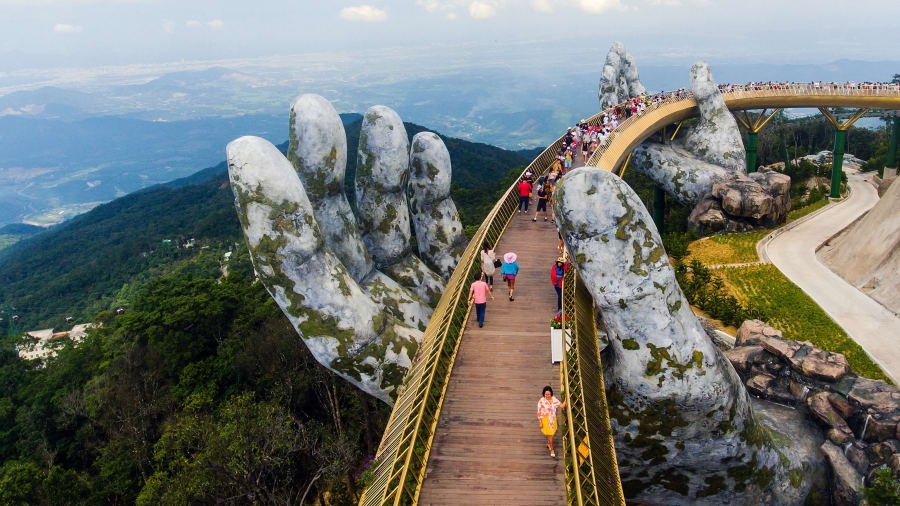 cau-vang-da-nang-lot-top-anh-du-lich-an-tuong-nam-2018-wetrekvn