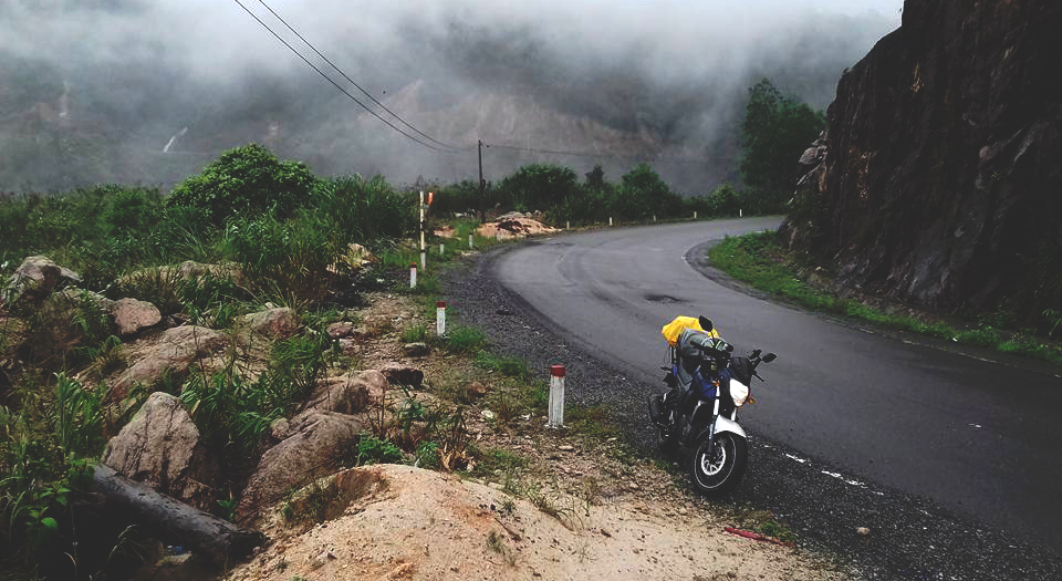 Hết 33 Km đèo Omega - cung đèo khắc nghiệt