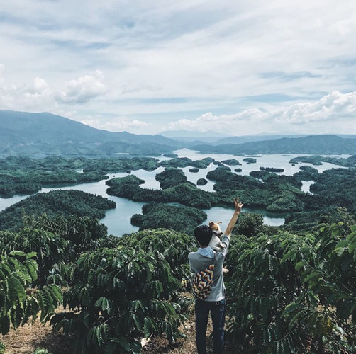 chang-trai-sai-gon-cung-cho-cung-di-phuot-khap-muon-noi-wetrekvn