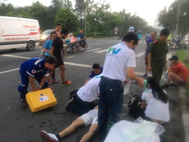 mot-van-dong-vien-tu-vong-tren-duong-chay-HCMC-Marathon-2019-wetrekvn