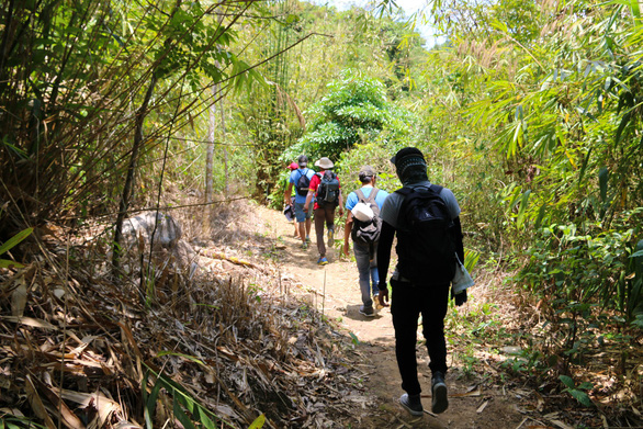 cuoi-tuan-chinh-phuc-nui-chua-chan-wetrekvn