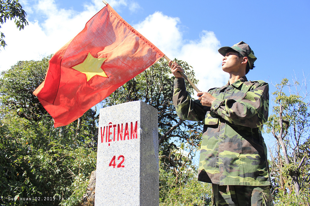 dan-me-phuot-khao-nhau-loat-cot-moc-bien-gioi-ma-ai-cung-muon-mot-lan-chinh-phuc-wetrekvn