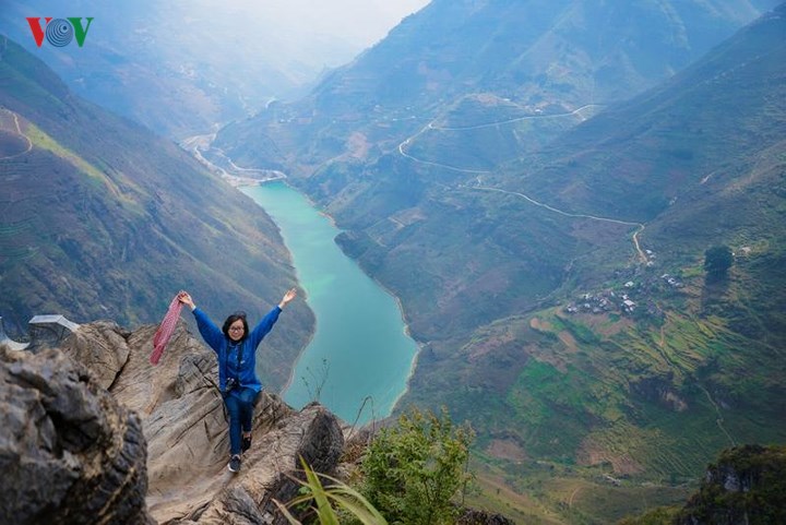 toi-ha-giang-ngam-hoa-tam-giac-mach-dep-ngat-ngay-wetrekvn