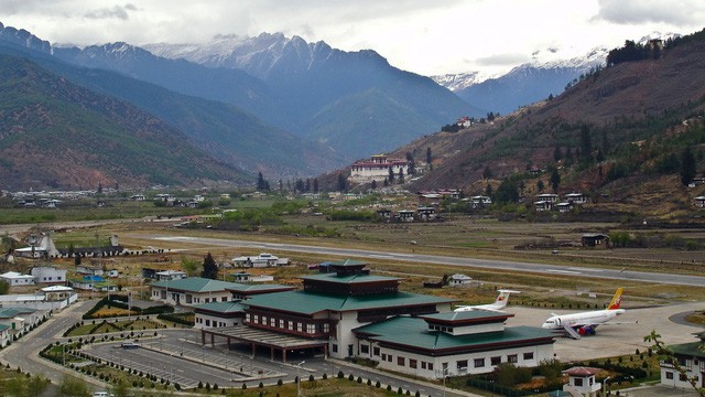 quoc-te-hanh-phuc-dat-nuoc-bhutan-va-nhung-con-nguoi-nhin-doi-bang-anh-mat-lac-quan