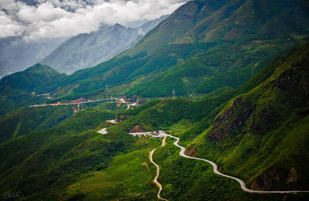 Dat-dao-cam-hung-voi-hanh-trinh-kham-pha-viet-nam-tren-xe-hai-banh-cua-nha-bao-my-wetrek.vn