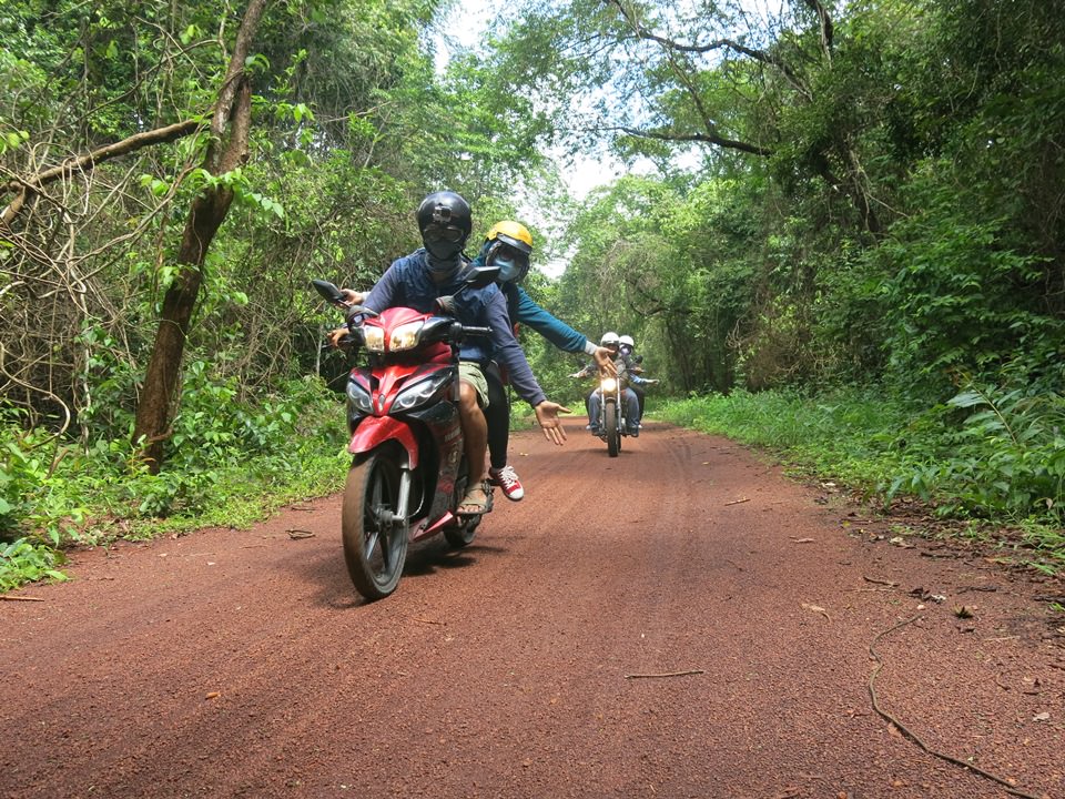 Thac-mai-dia-diem-tron-tet-ly-tuong-cua-gioi-tre-sai-thanh-wetrek.vn