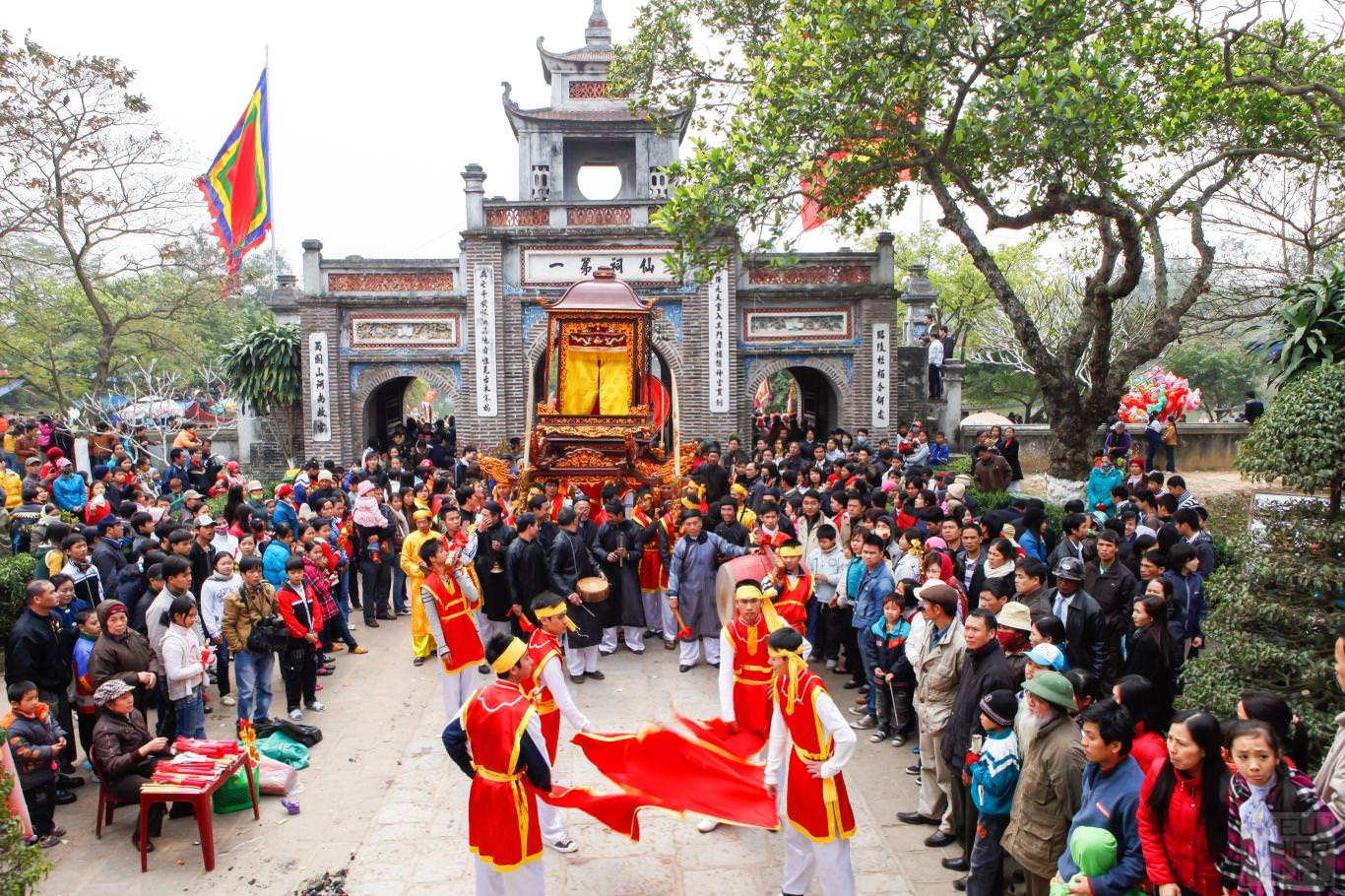 Thang-Gieng-kham-pha-cac-le-hoi-du-xuan-doc-mien-dat-nuoc-wetrek.vn