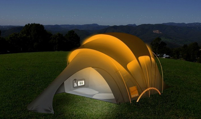 Chiếc lều Solar Orange - lều sử dụng năng lượng mặt trời