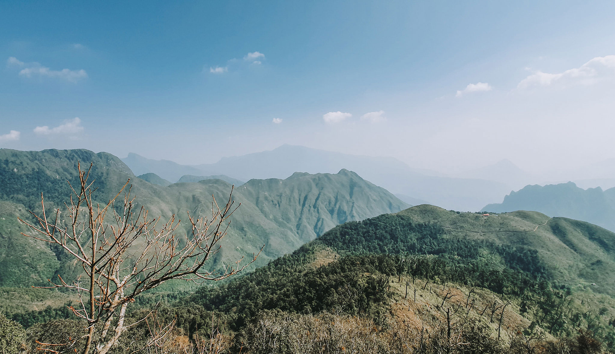 Bạch Mộc Lương Tử là ngọn núi cao thứ 4 Việt Nam