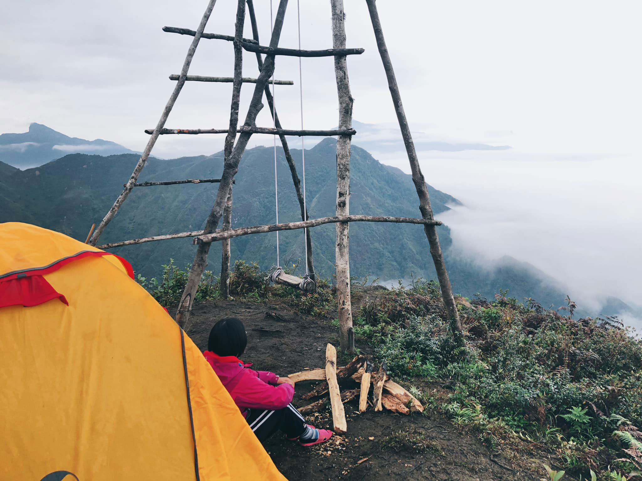 Cắm trại trên núi Muối