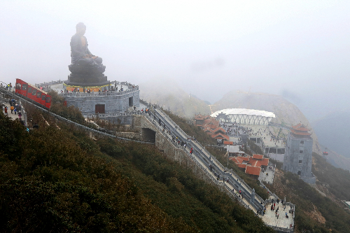 le-hoi-hoa-do-quyen-lan-thu-hai-duoc-to-chuc-tai-fansipan-wetrekvn