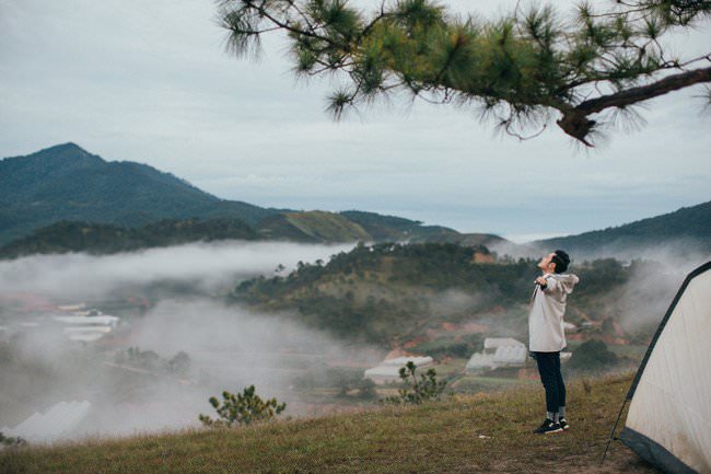 Cam-trai-Da-Lat-dep-lang-man- nhu-mv-dieu-buon-tenh-quang-vinh.jpg