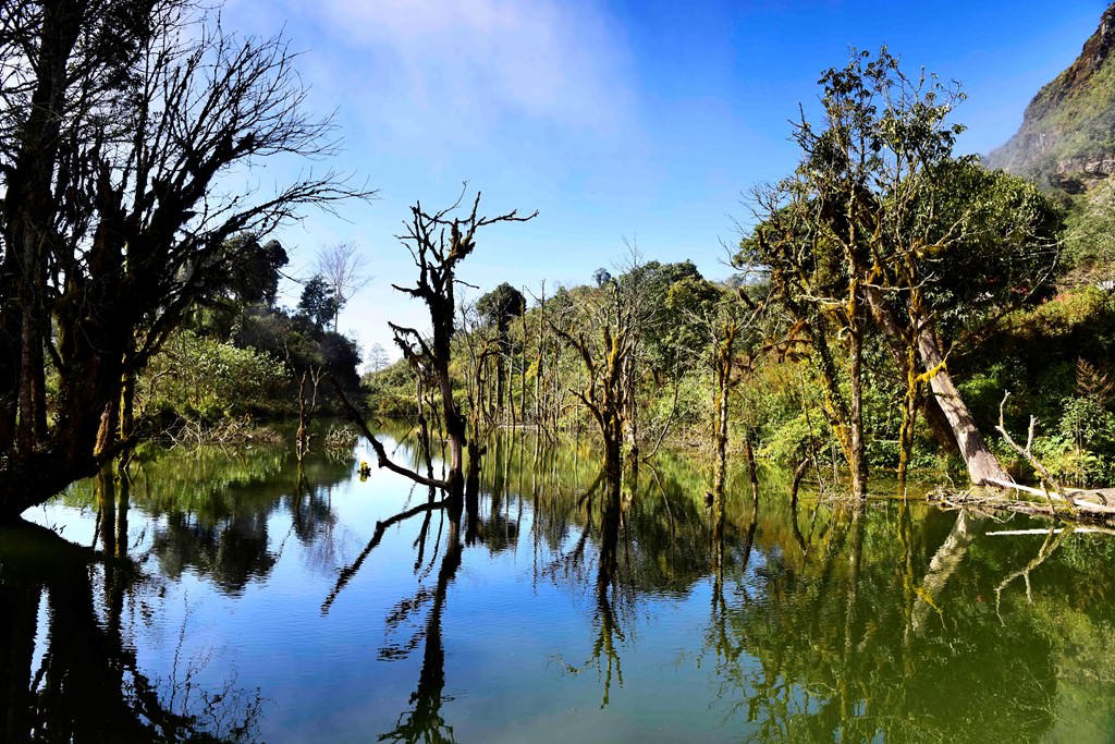 San-may-chinh-phuc-nui-9-tang-thang-Chieu-Lau-Thi.jpg