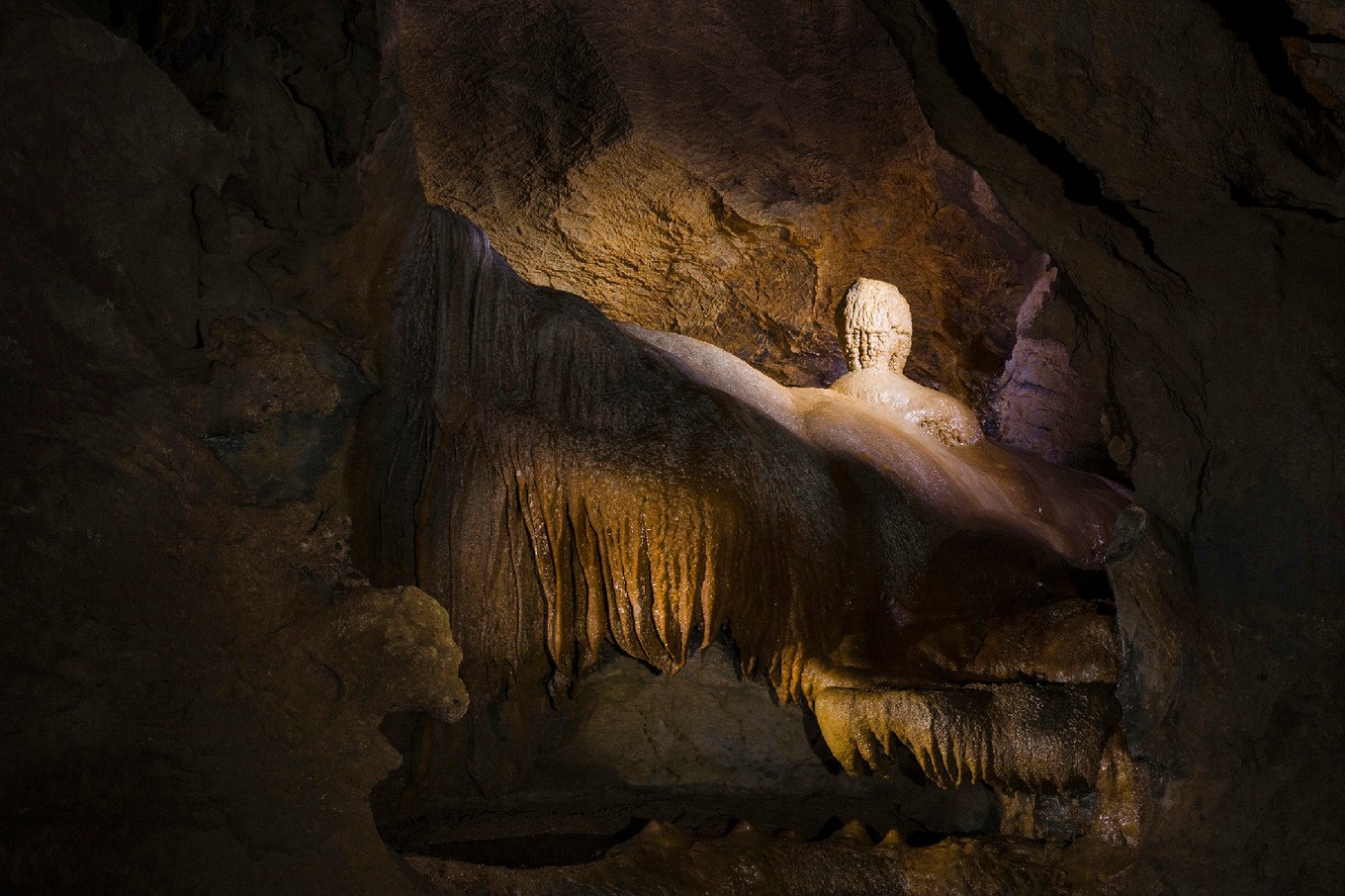 Chiêm ngưỡng đường hầm tình yêu trong hang động đẹp nhất nhì đất Việt5
