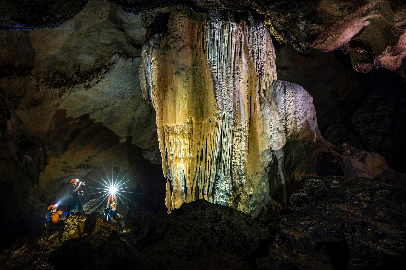 Chiêm ngưỡng đường hầm tình yêu trong hang động đẹp nhất nhì đất Việt6