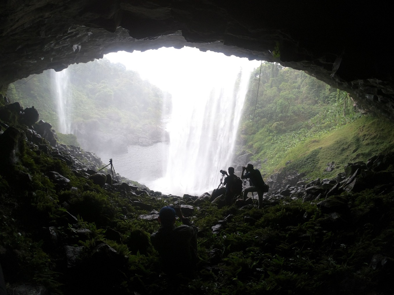 Hành trình trekking khám phá thác hang én giữa núi rừng Gia Lai 11