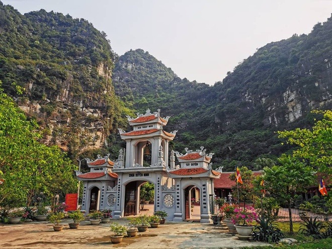 Những ngôi chùa, đền cầu duyên nổi tiếng ở đất nước hình chữ S 5