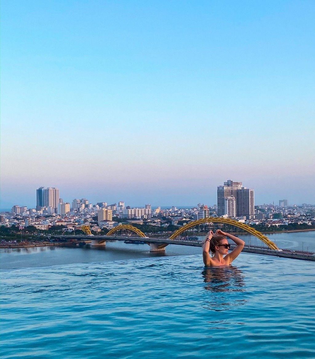 Top 4 khách sạn có hồ bơi vô cực ở Đà Nẵng3