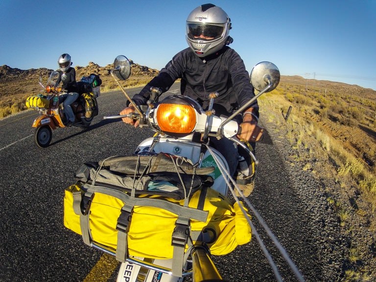 Phượt Đông Nam Á trên Vespa