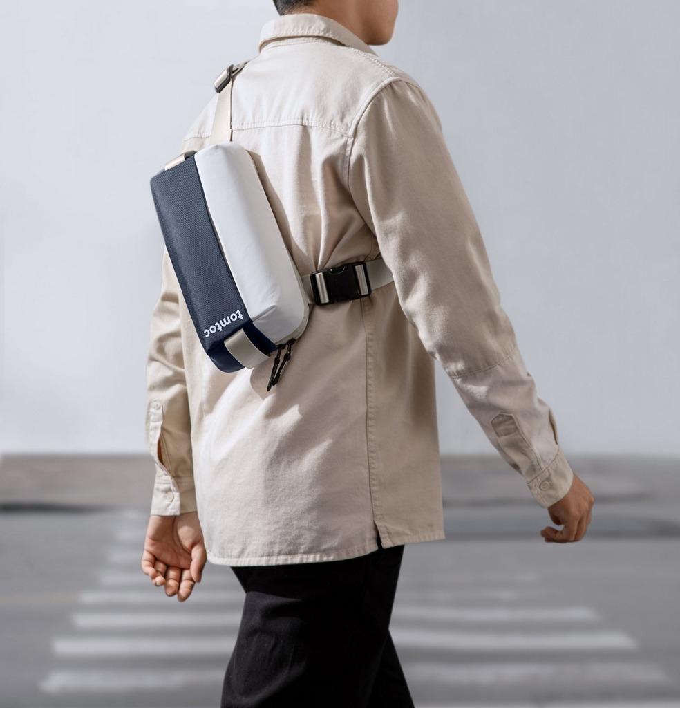 Túi đeo chéo Tomtoc Lightweight Sling Bag H02A4B1