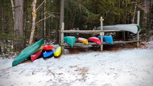 [WeTrekology] Cách chọn mua vali kéo, vali du lịch, túi du lịch