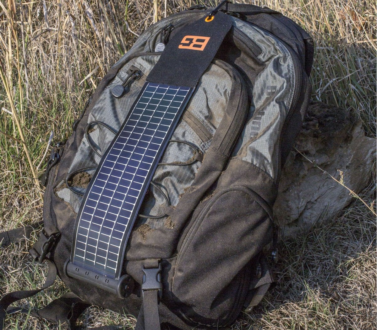 Pin xạc năng lượng mặt trời Bushnell Bear Grylls Solarwrap Mini USB Charger