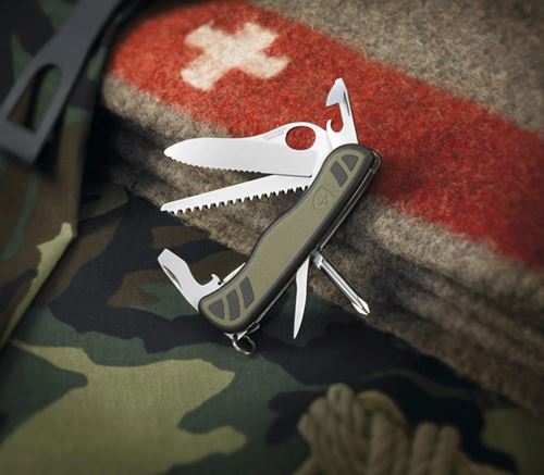 Dao đa năng VICTORINOX OFFICIAL SWISS SOLDIERS KNIFE 08 0.8461.MWCH