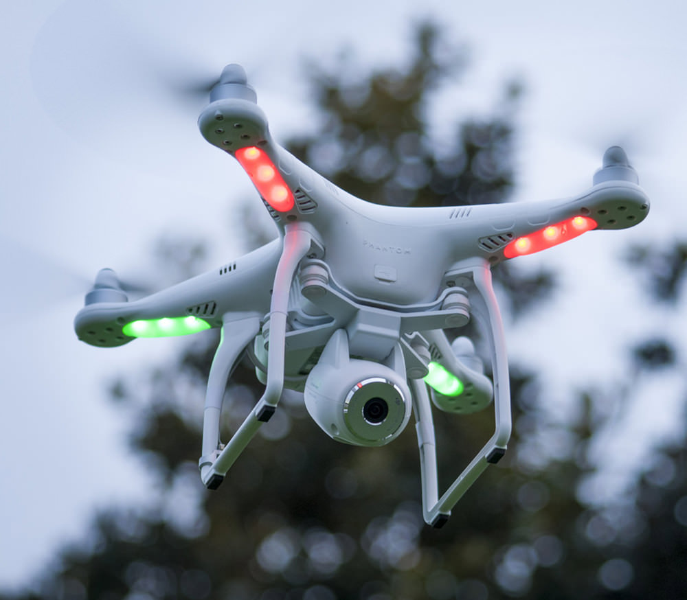 Máy bay điều khiển từ xa DJI Phantom 2 Vision