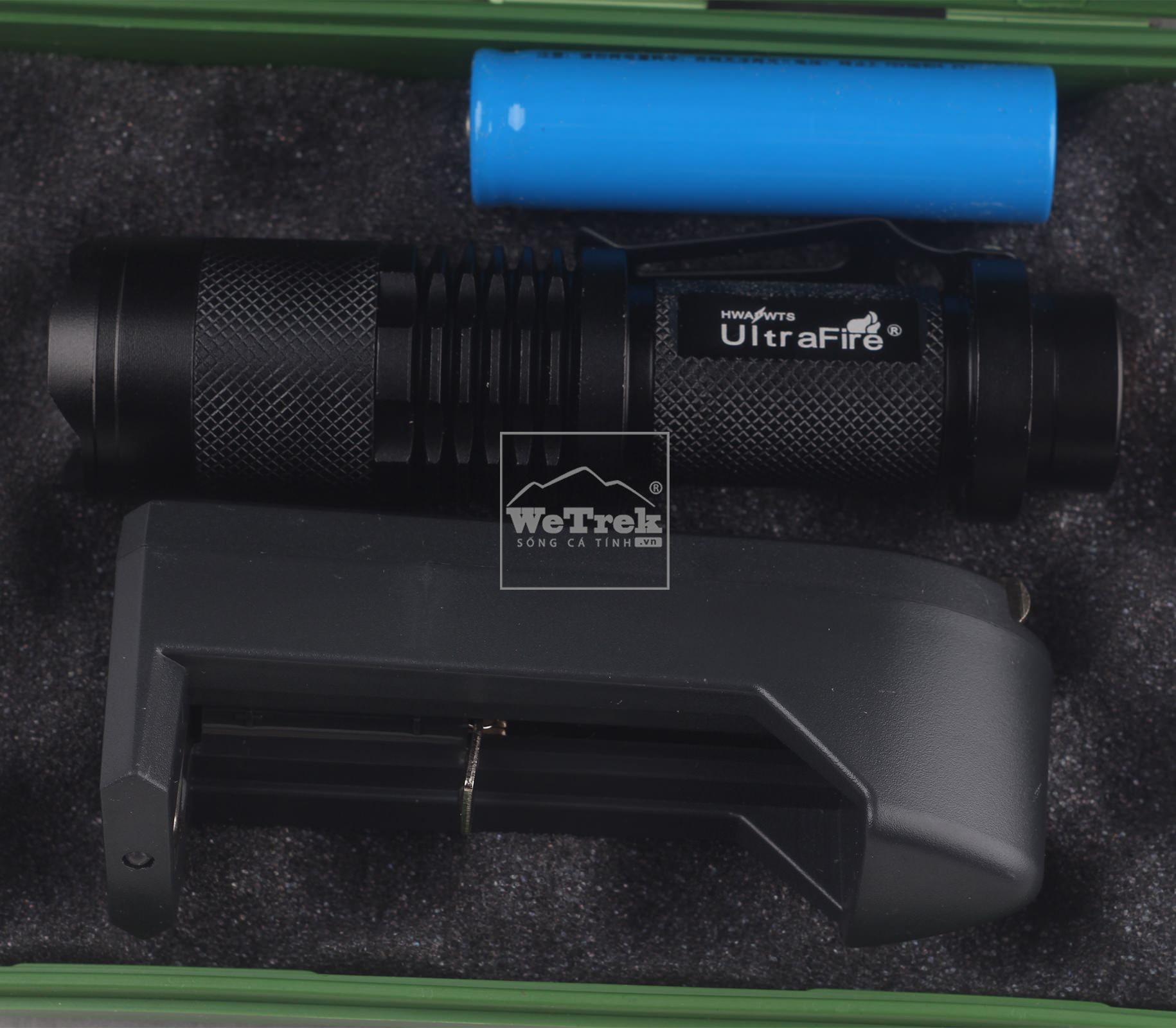 Đèn pin sạc siêu sáng CREE UltraFire  - 5374