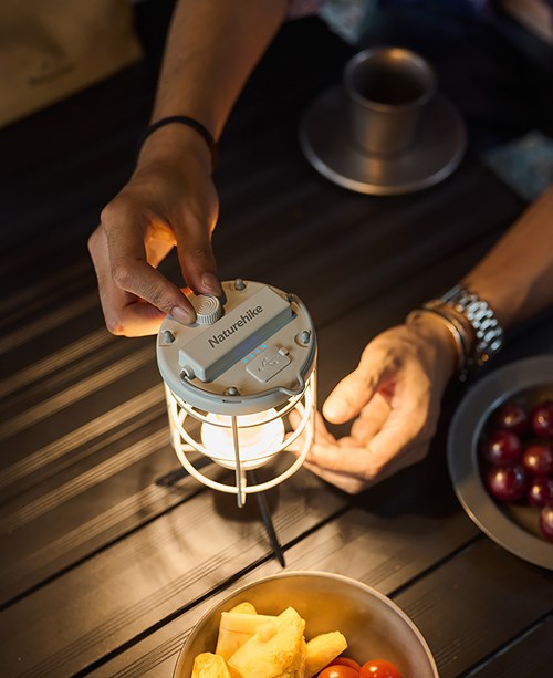 Đèn bão treo lều Glamping Naturehike CNH22DQ008