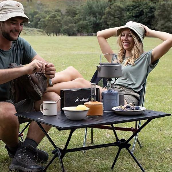 Mặt bàn nhôm rộng rãi của bàn FT11 Naturehike CNH22JU037