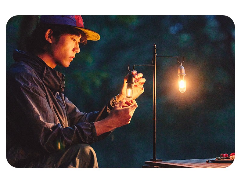 Đèn Naturehike CNK2350ZM010 treo trong lều chiếu sáng 360 độ dịu nhẹ
