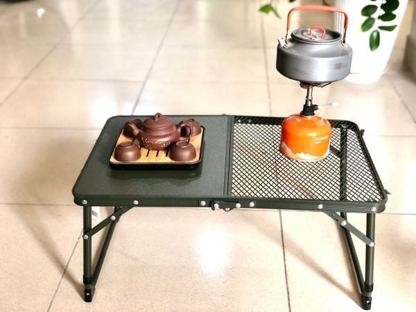 Bàn mini Naturehike CNK23JU011 điều chỉnh độ cao linh hoạt khi cắm trại