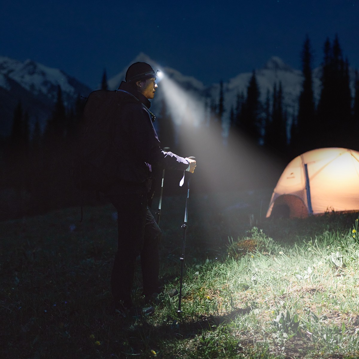 Đèn pin đội đầu siêu sáng 500Lm Naturehike CNK2450ZM010 dùng khi trekking