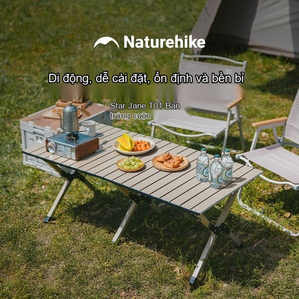 Bàn sắt mặt cuộn Naturehike CNK2550JJ018 dựng hoàn chỉnh tại khu cắm trại