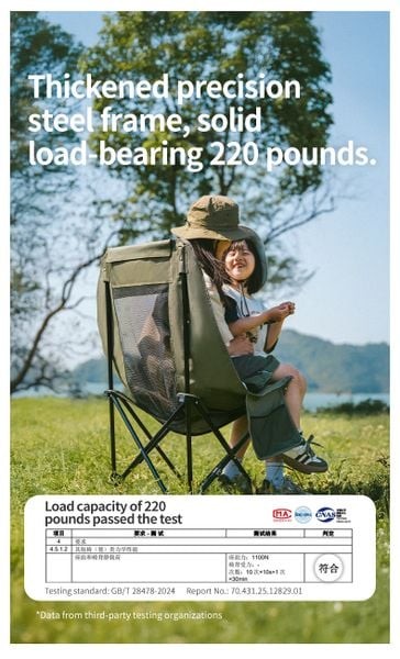 Ghế Naturehike CNK2550JJ019 sử dụng trong khung cảnh cắm trại gia đình