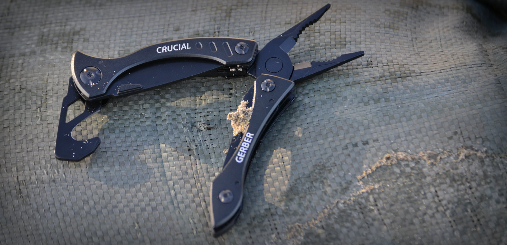 kim-da-nang-gerber-crucial-multi-tool-with-strap-cutter-04