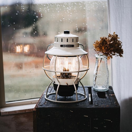 Đèn dã ngoại cổ điển Barebones Outdoor Vintage Railroad Lantern
