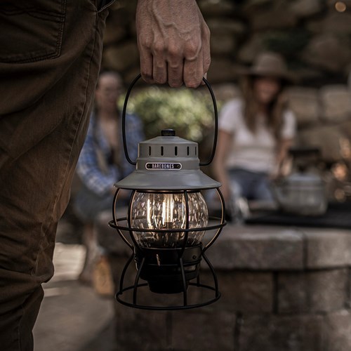 Đèn dã ngoại cổ điển Barebones Outdoor Vintage Railroad Lantern