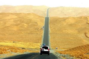 Trung Quốc xây cả nghìn km đường cao tốc xuyên “Sa mạc Tử thần” như thế nào?