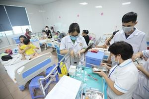Hà Nội: Gần 10.000 ca sốt xuất huyết, nguy cơ tăng ca nặng, tử vong