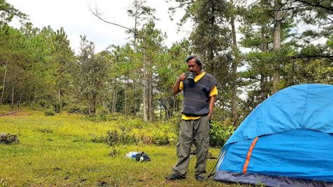 Người đàn ông 62 tuổi ẩn cư trên núi Bà hơn 1 tháng giữa dịch