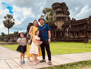Gia đình Việt tự lái ôtô hơn 10.000 km xuyên Đông Dương
